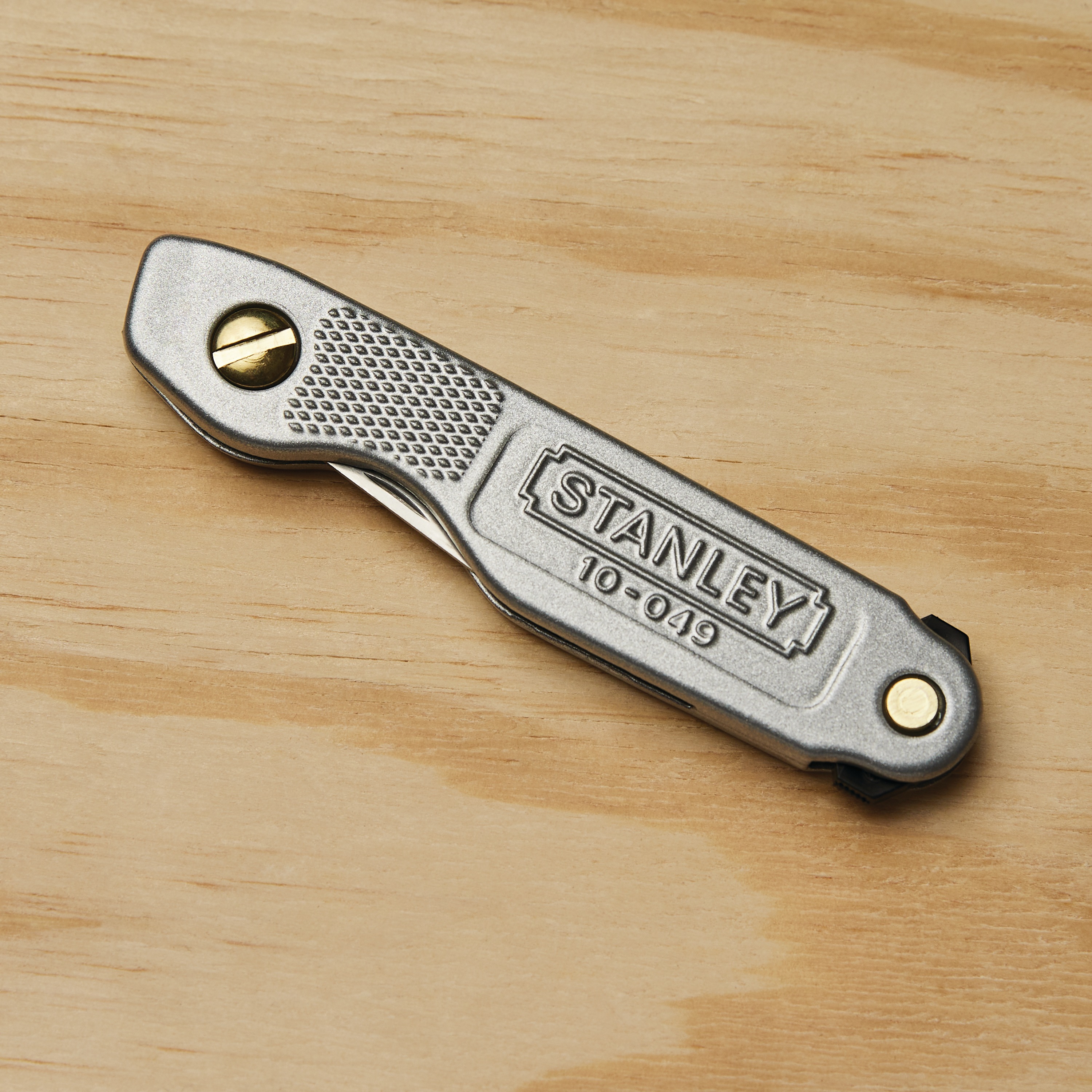 41/4 in. Folding Pocket Knife 10049 STANLEY Tools