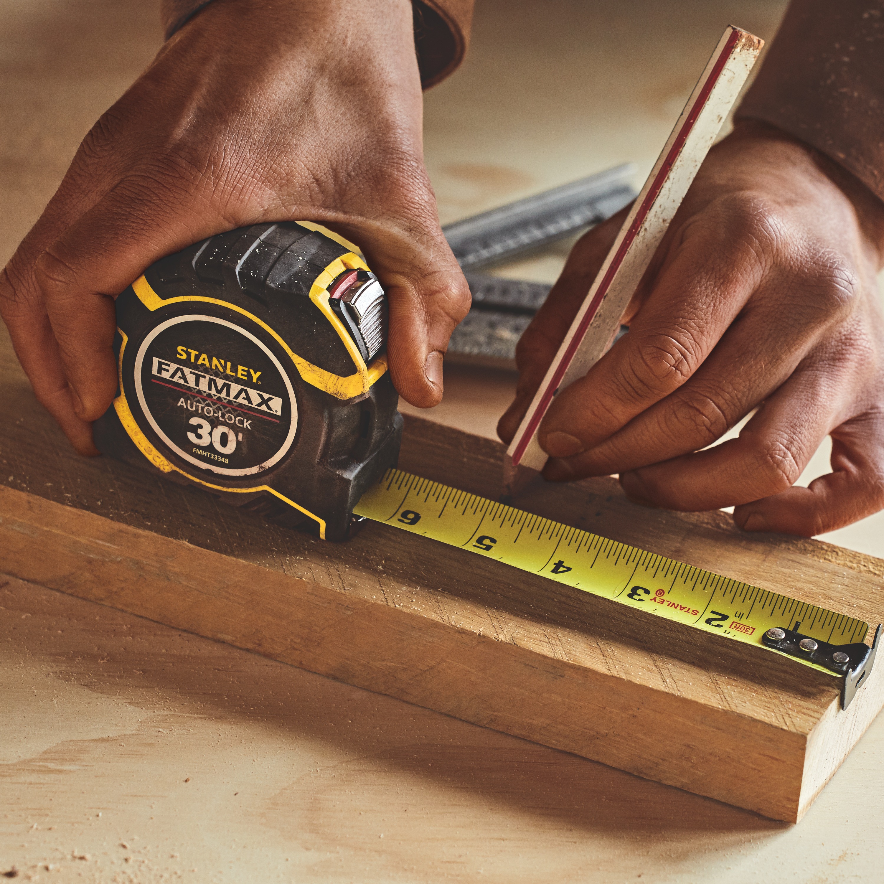 30 Ft FATMAX Auto Lock Tape Measure FMHT33348 STANLEY Tools