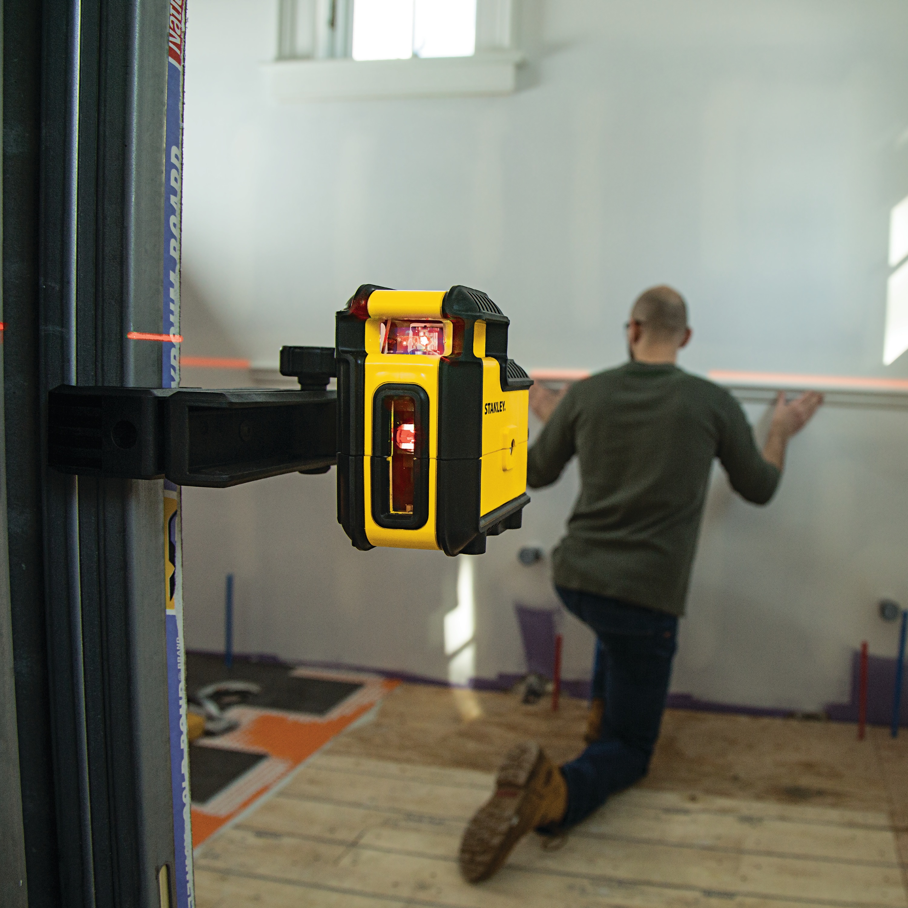 CROSS 360™ Red Beam Line Laser Level STHT77504 STANLEY Tools