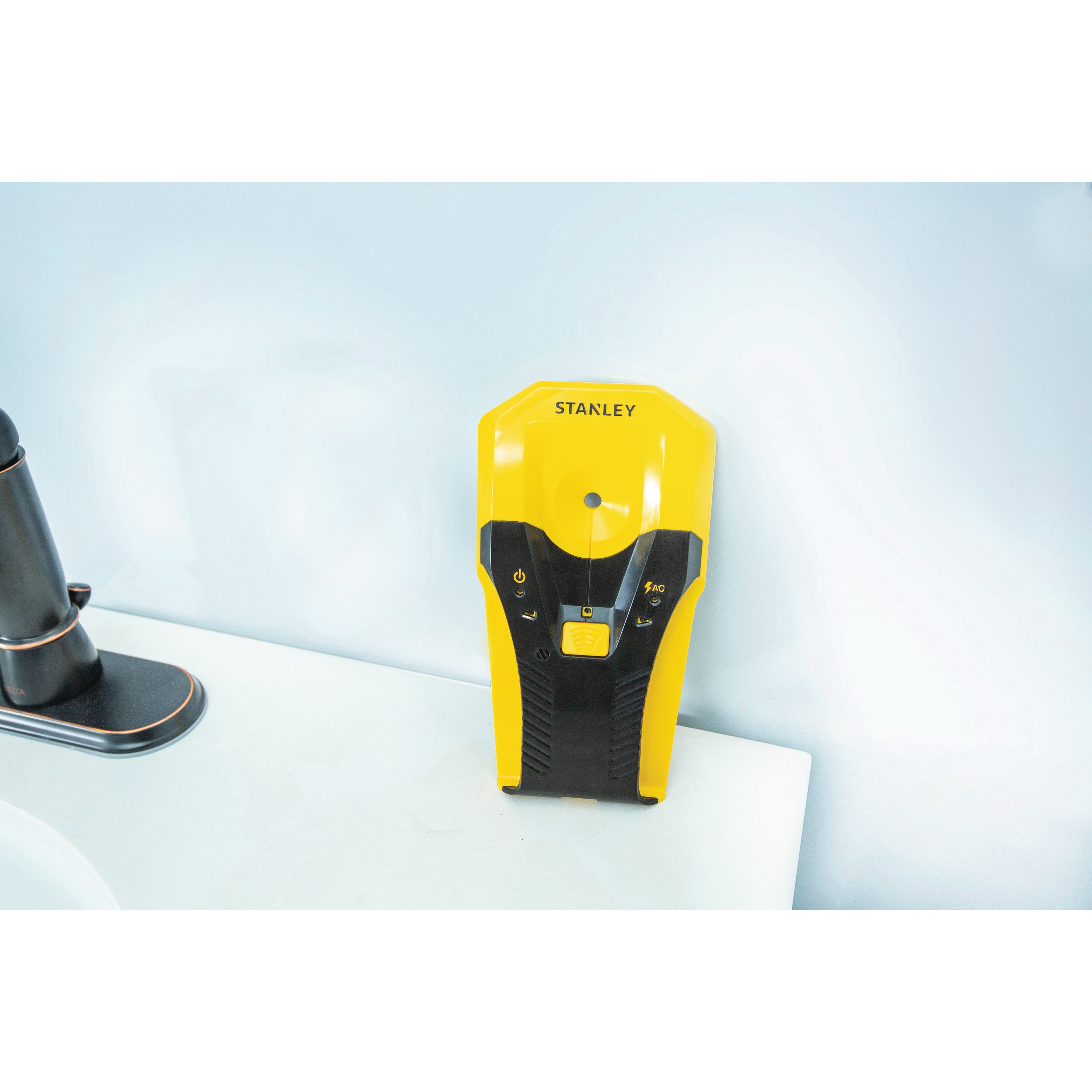 11/2 in. Stud Finder STHT77588 STANLEY Tools