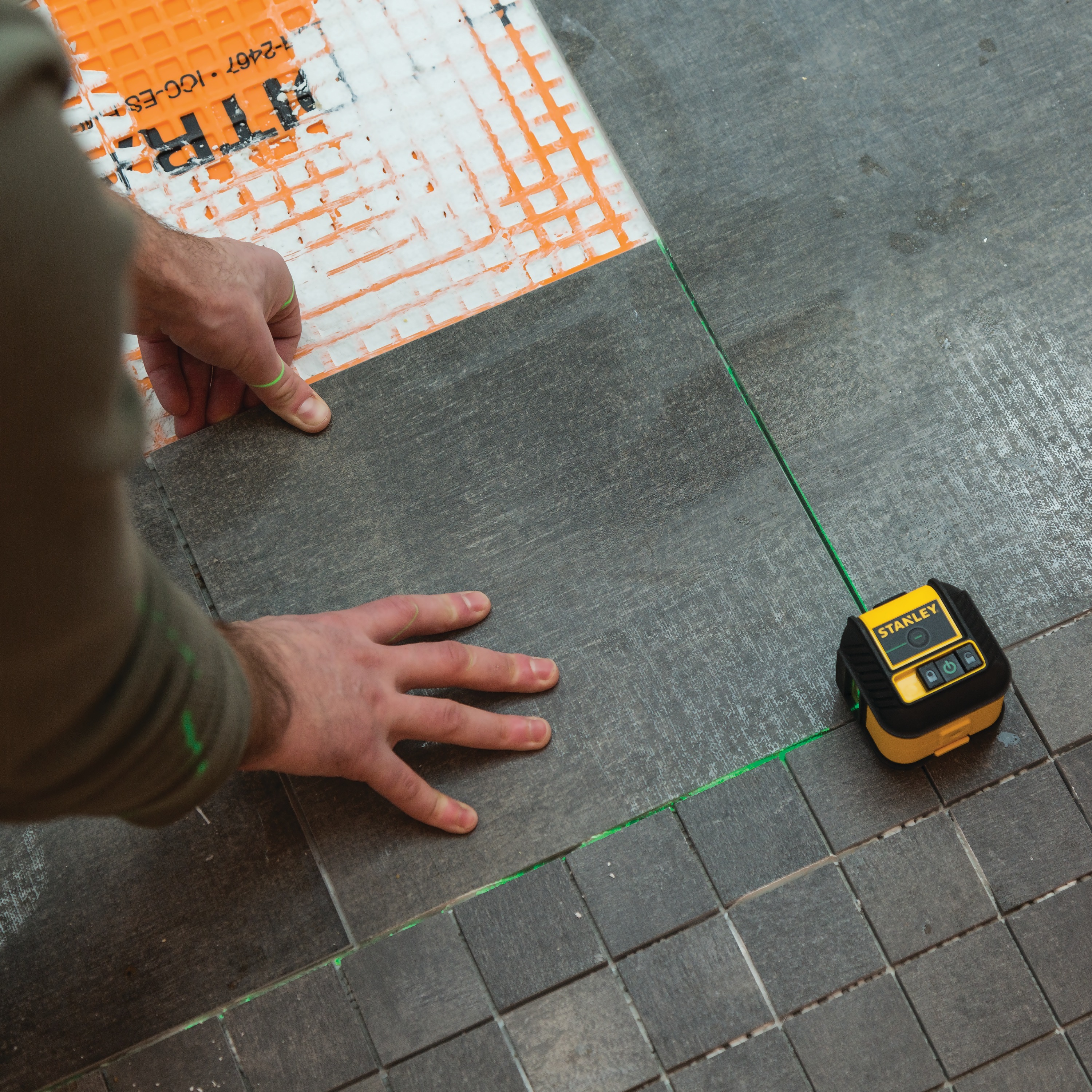 Stanley Tools - Cross90 Green Beam Multi Cross Line Laser Level - STHT77592