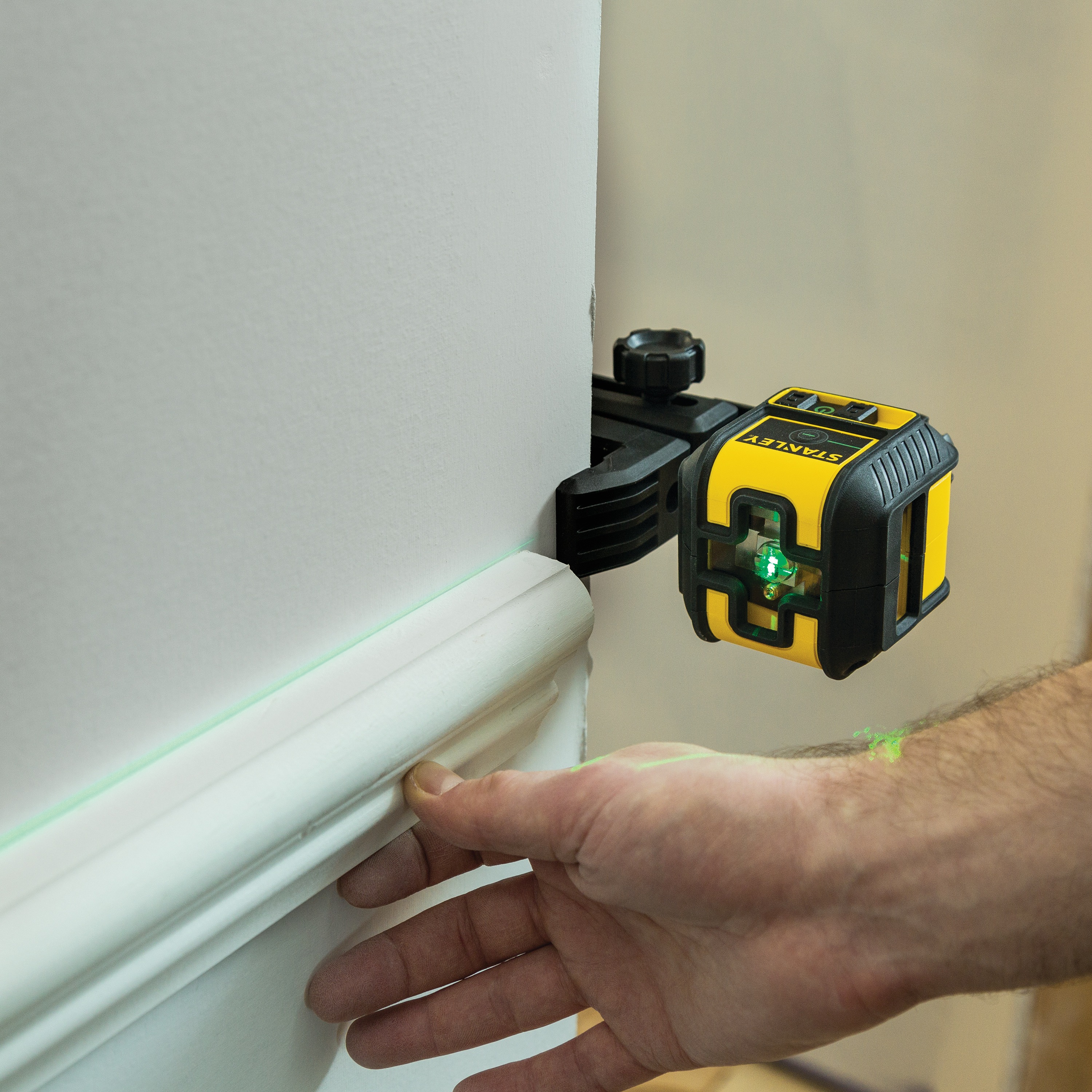 Stanley Tools - Cross90 Green Beam Multi Cross Line Laser Level - STHT77592