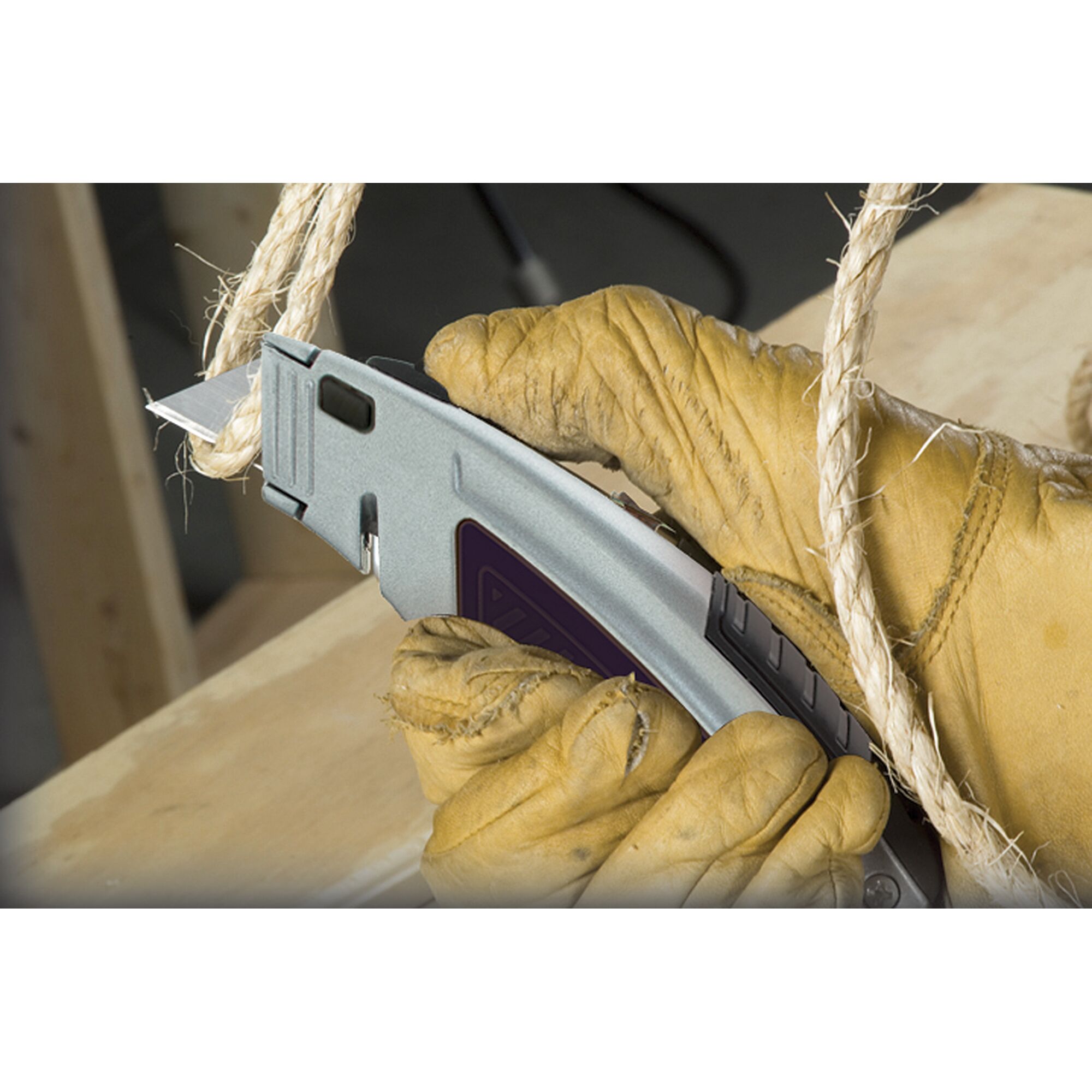 6-5/8 in INSTANTCHANGE® Retractable Knife | STANLEY