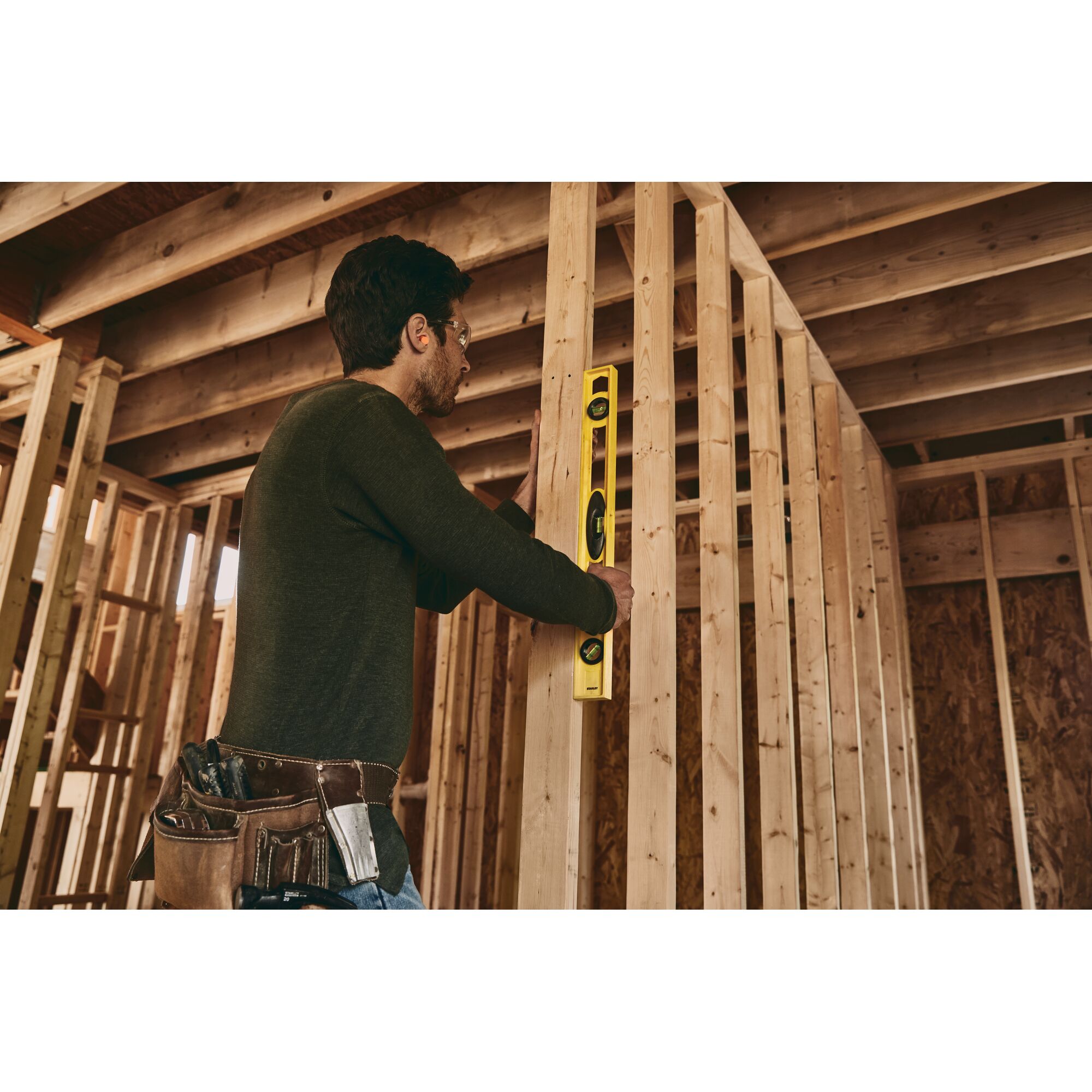 24 in High-Impact ABS Level | STANLEY