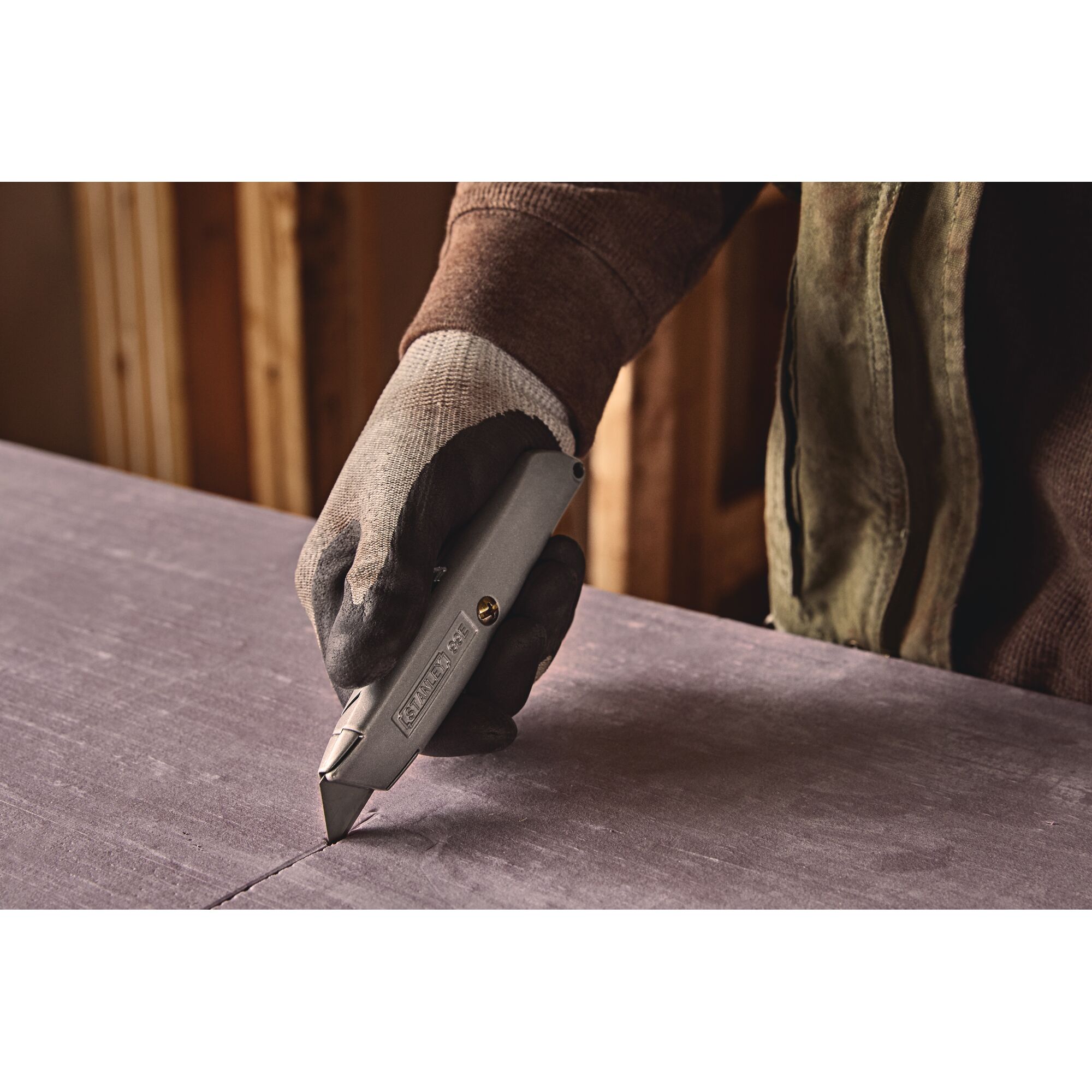 STANLEY® 99E Classic Retractable Blade Utility Knife thumbnail 3