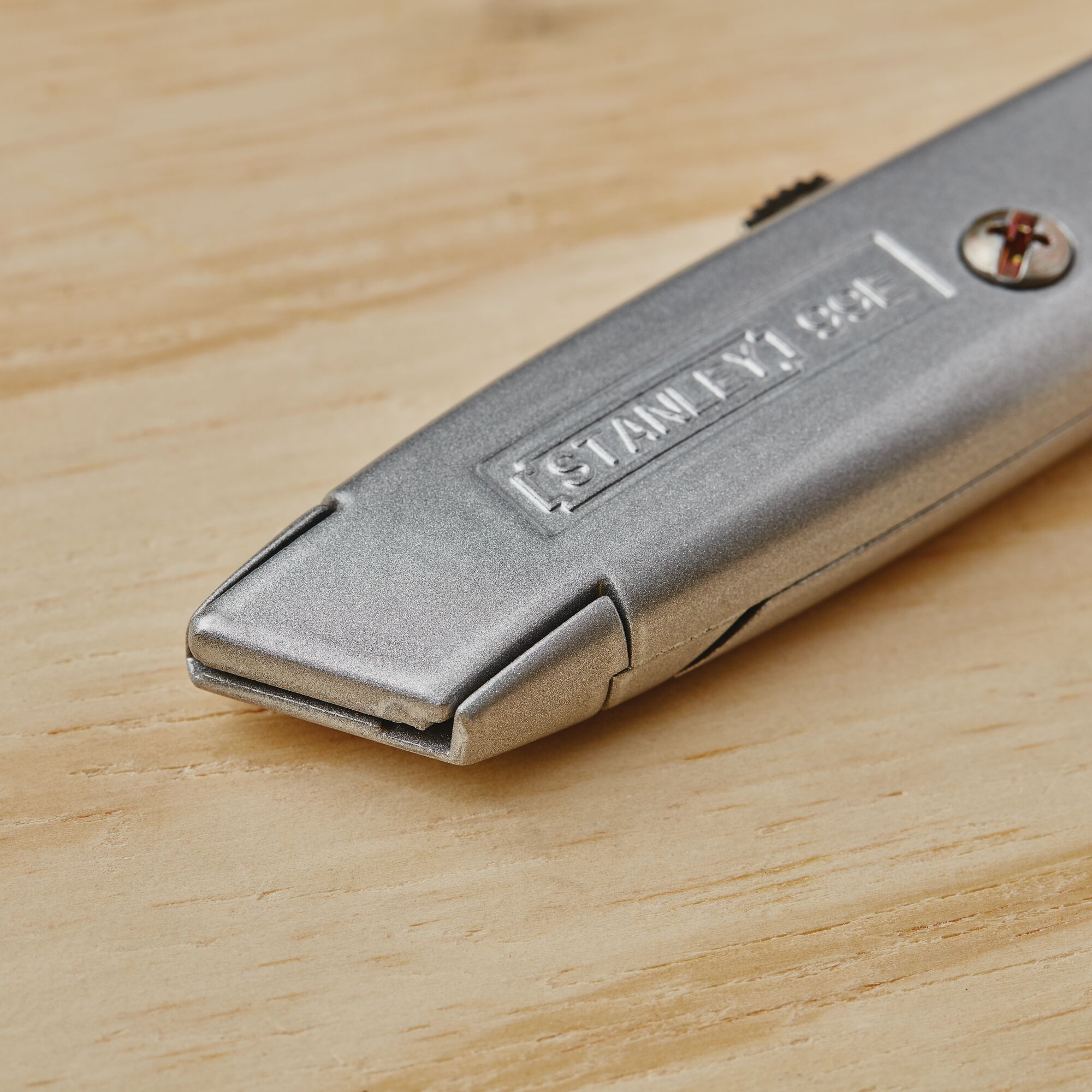 STANLEY® 99E Classic Retractable Blade Utility Knife thumbnail 6