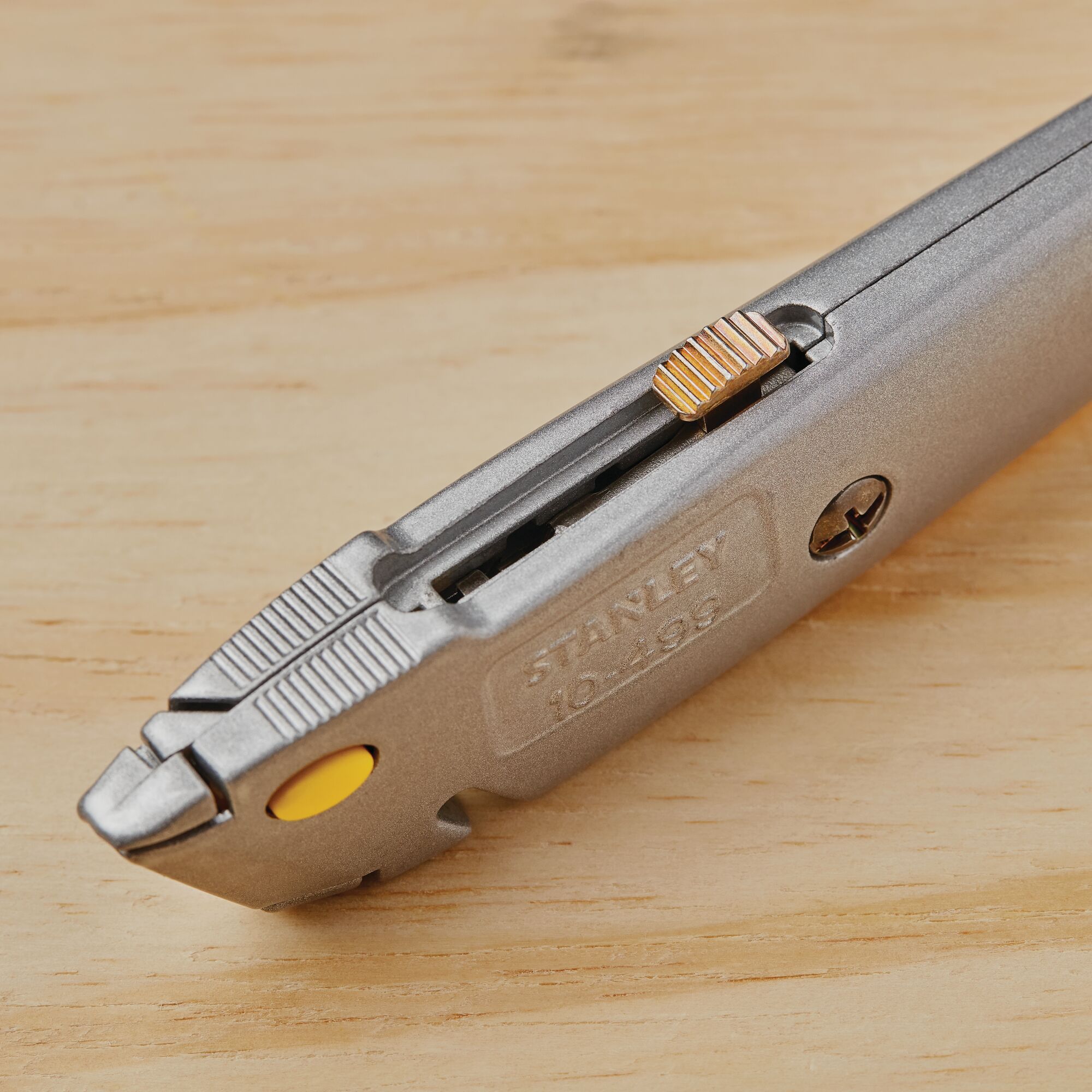 6-3/8 in Quick Change Retractable Utility Knife thumbnail 15