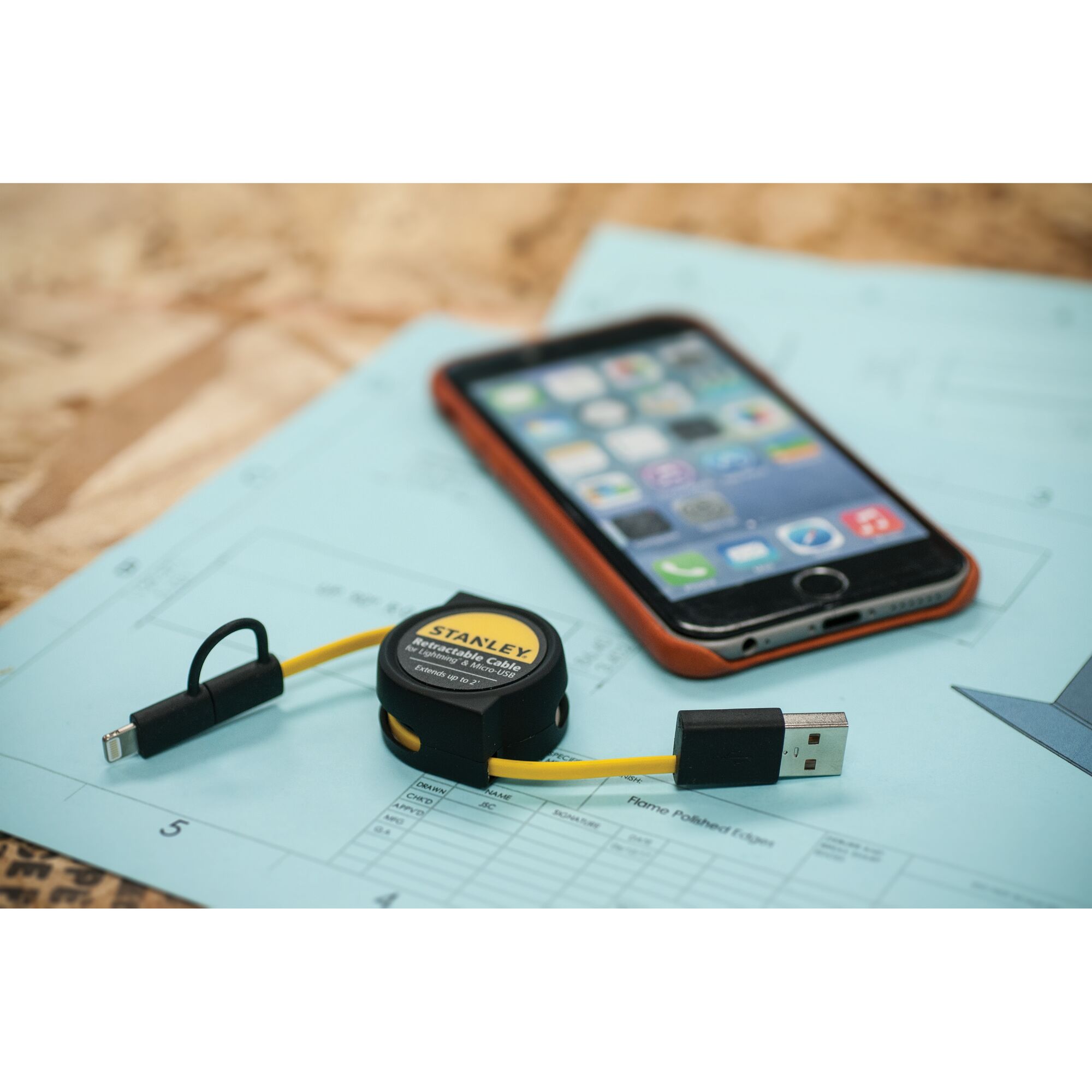 Retractable Combo Cable for Lightning & Micro-USB thumbnail 2