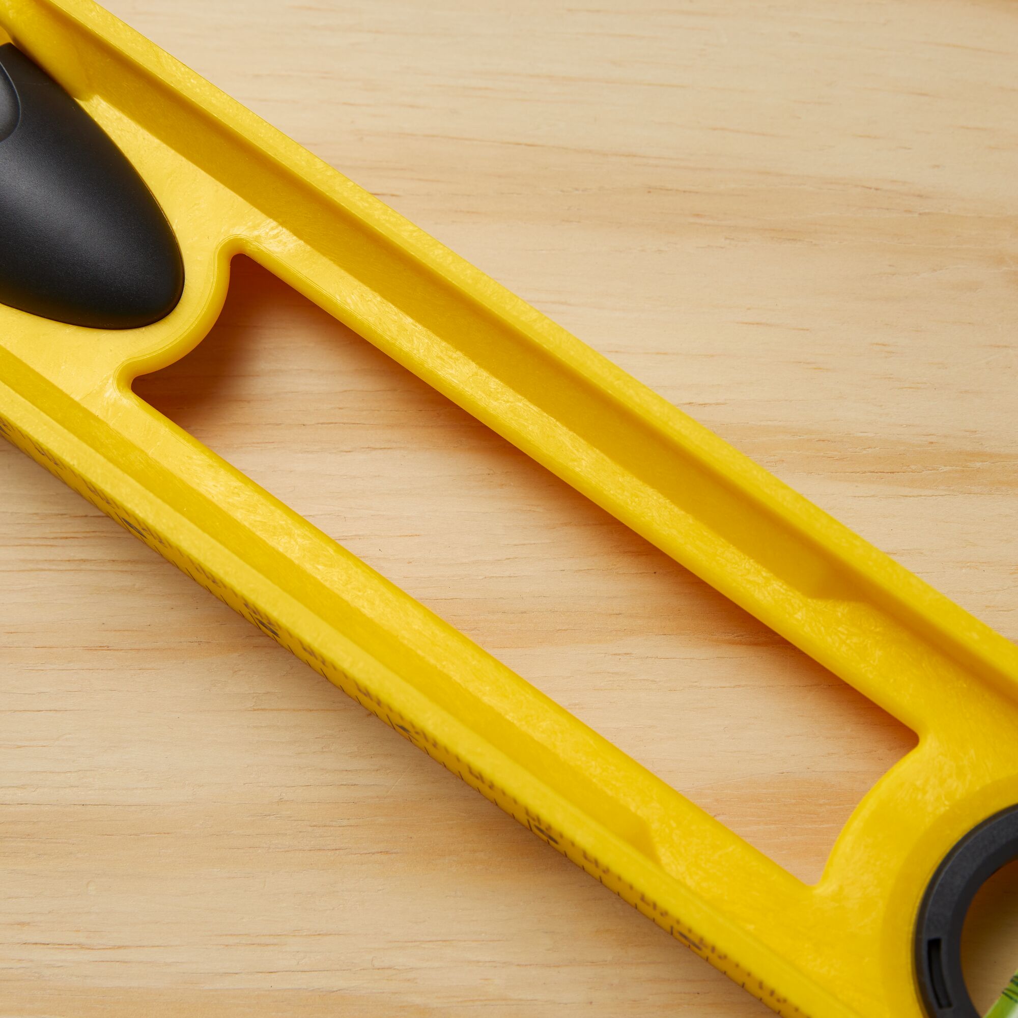 24 in High-Impact ABS Level thumbnail 6