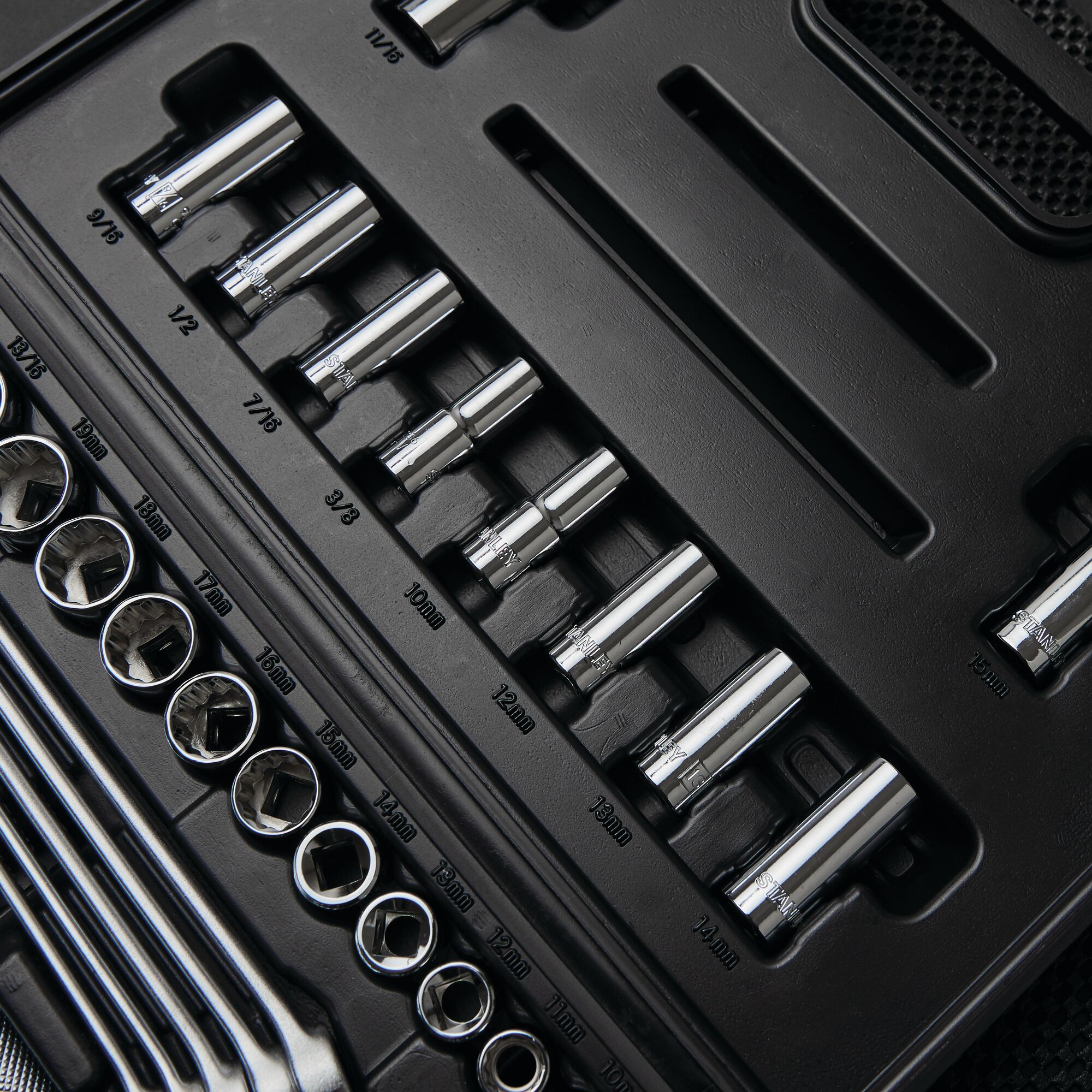 75 Pc Mechanic's Tool Set thumbnail 6