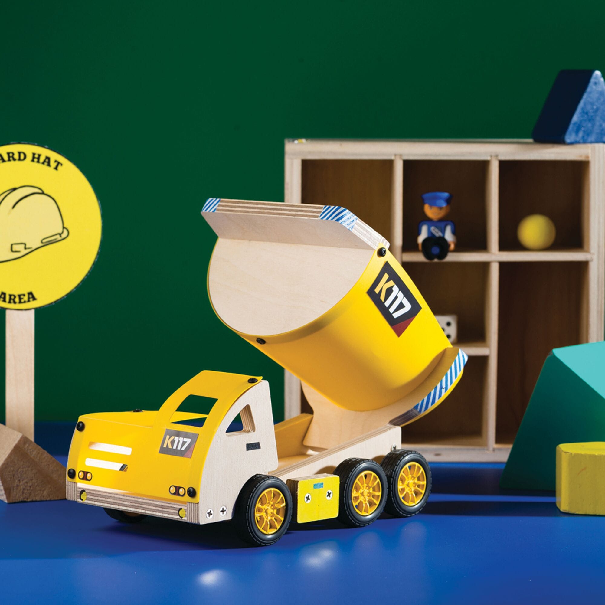 STANLEY Jr. Wooden DIY Kit - Dump Truck thumbnail 5