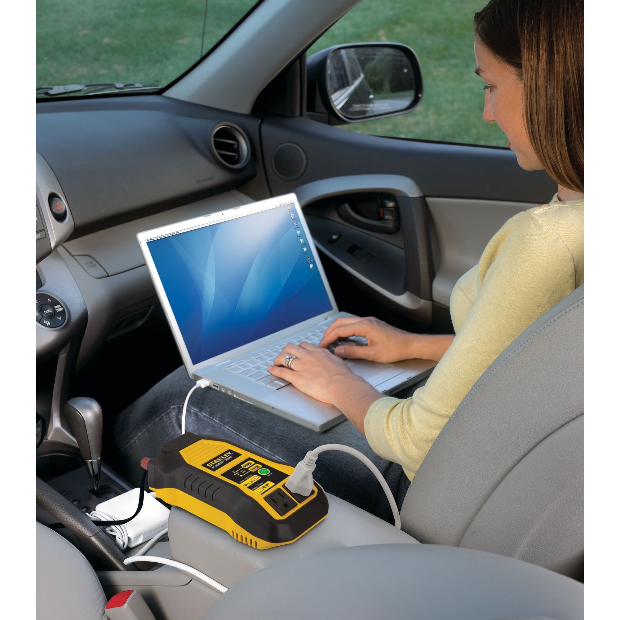 500 Watt Power Inverter w/ USB thumbnail 2