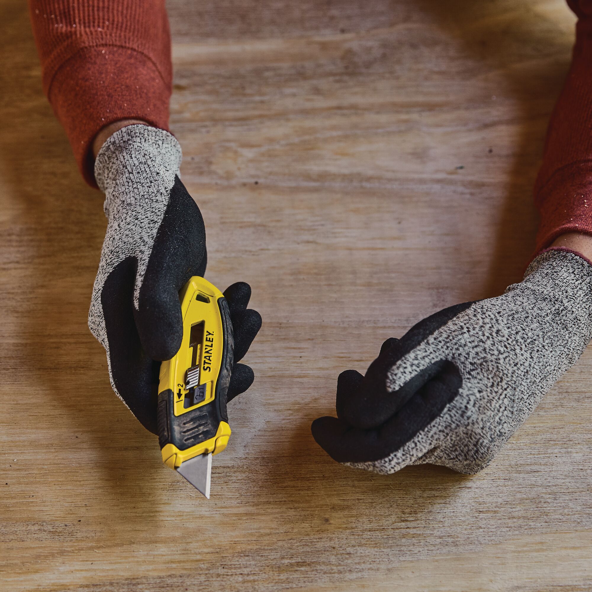 CONTROL-GRIP™ Retractable Utility Knife thumbnail 7