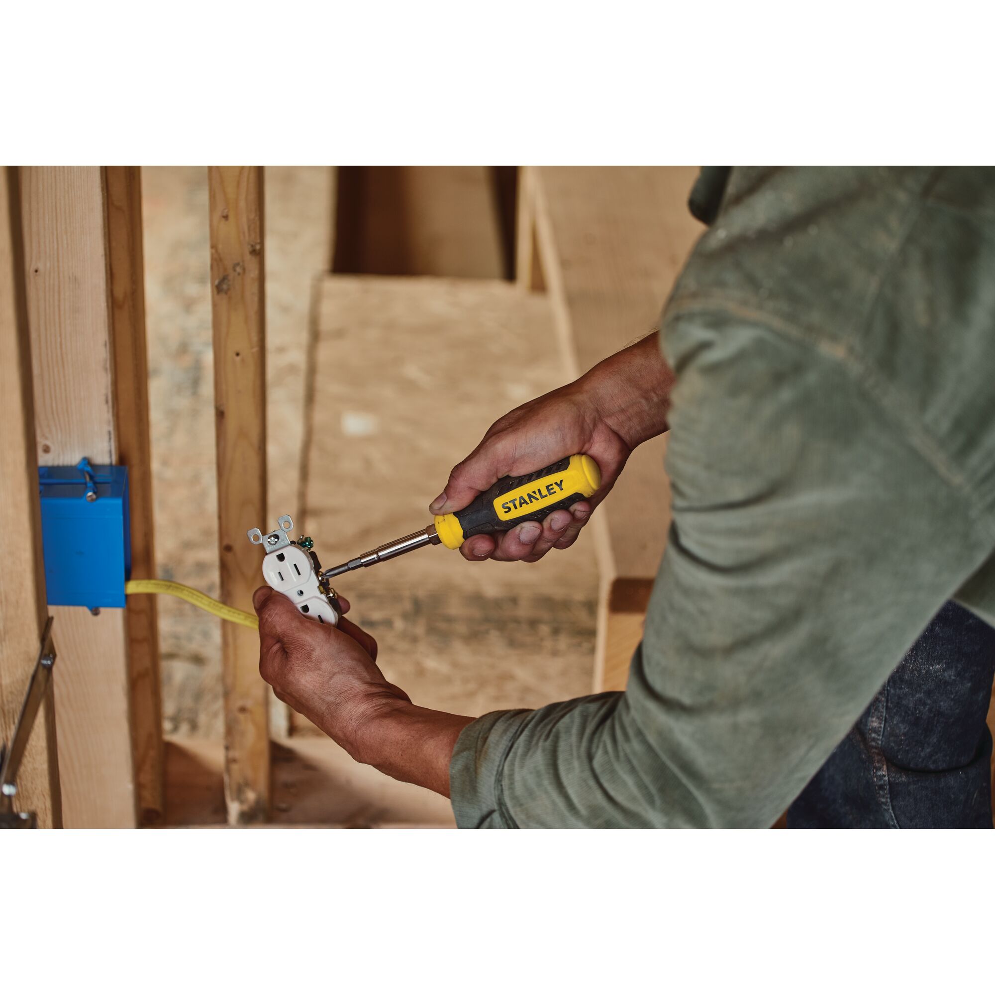 6-in-1 Quick Change Interchangeable Screwdriver thumbnail 3