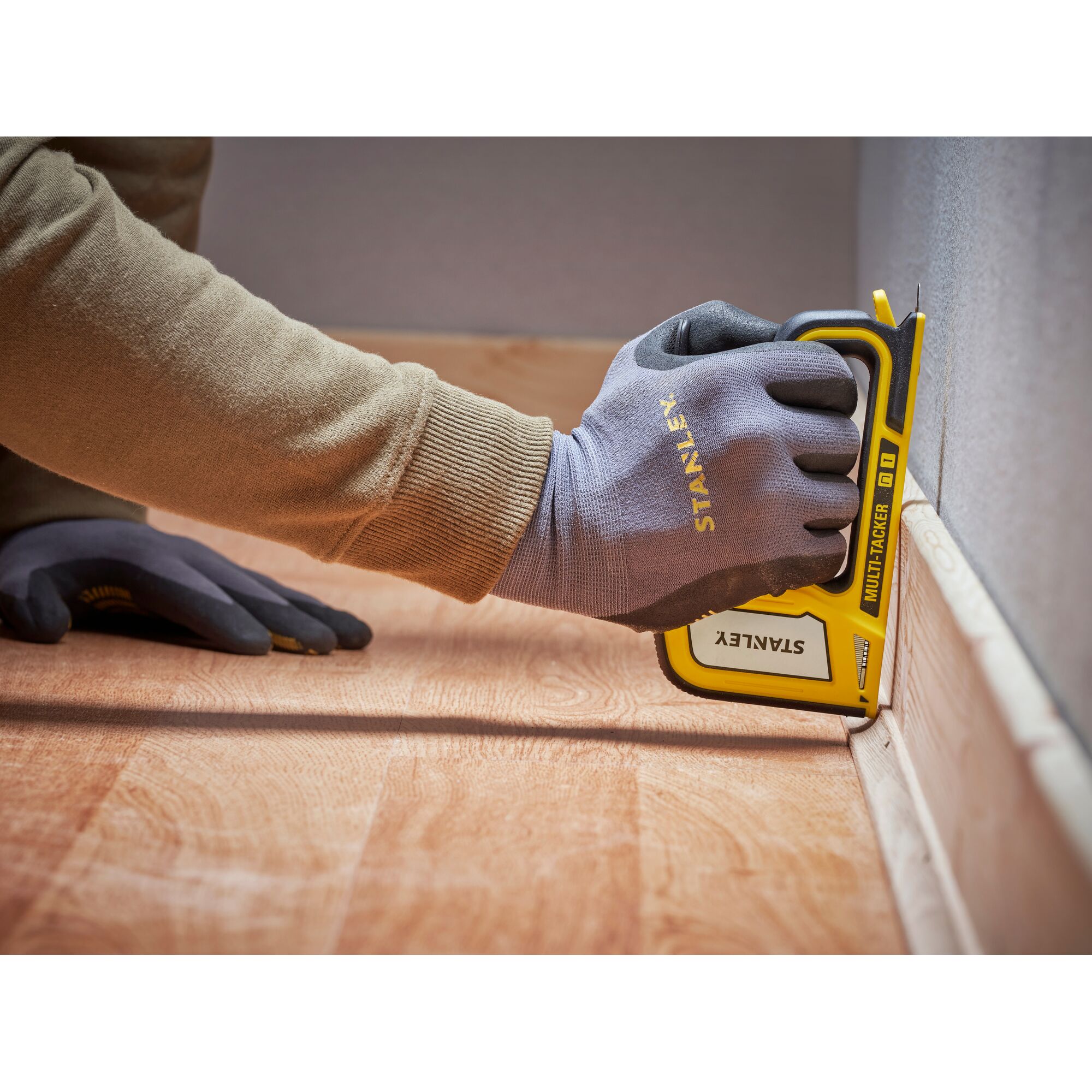 STANLEY® 2-in-1 Multi Tacker thumbnail 5