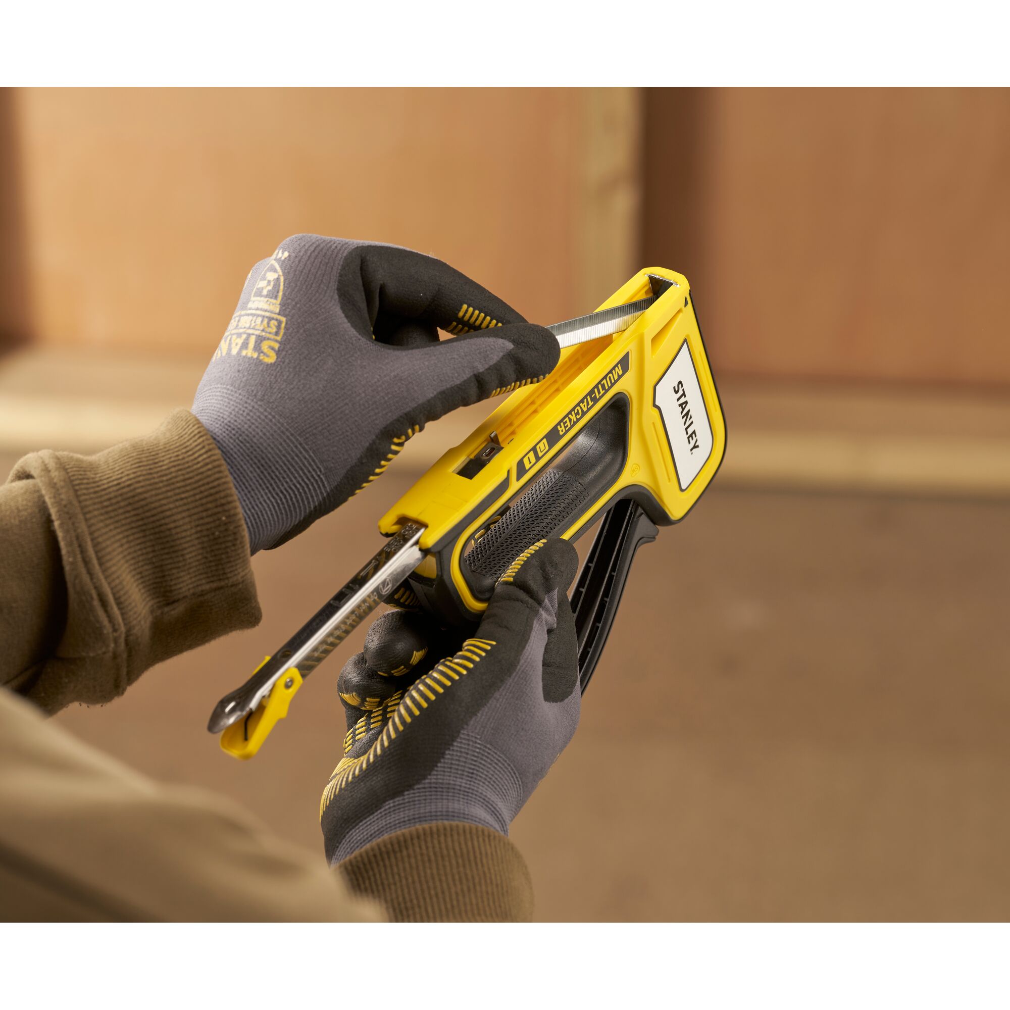 STANLEY® 2-in-1 Multi Tacker thumbnail 8