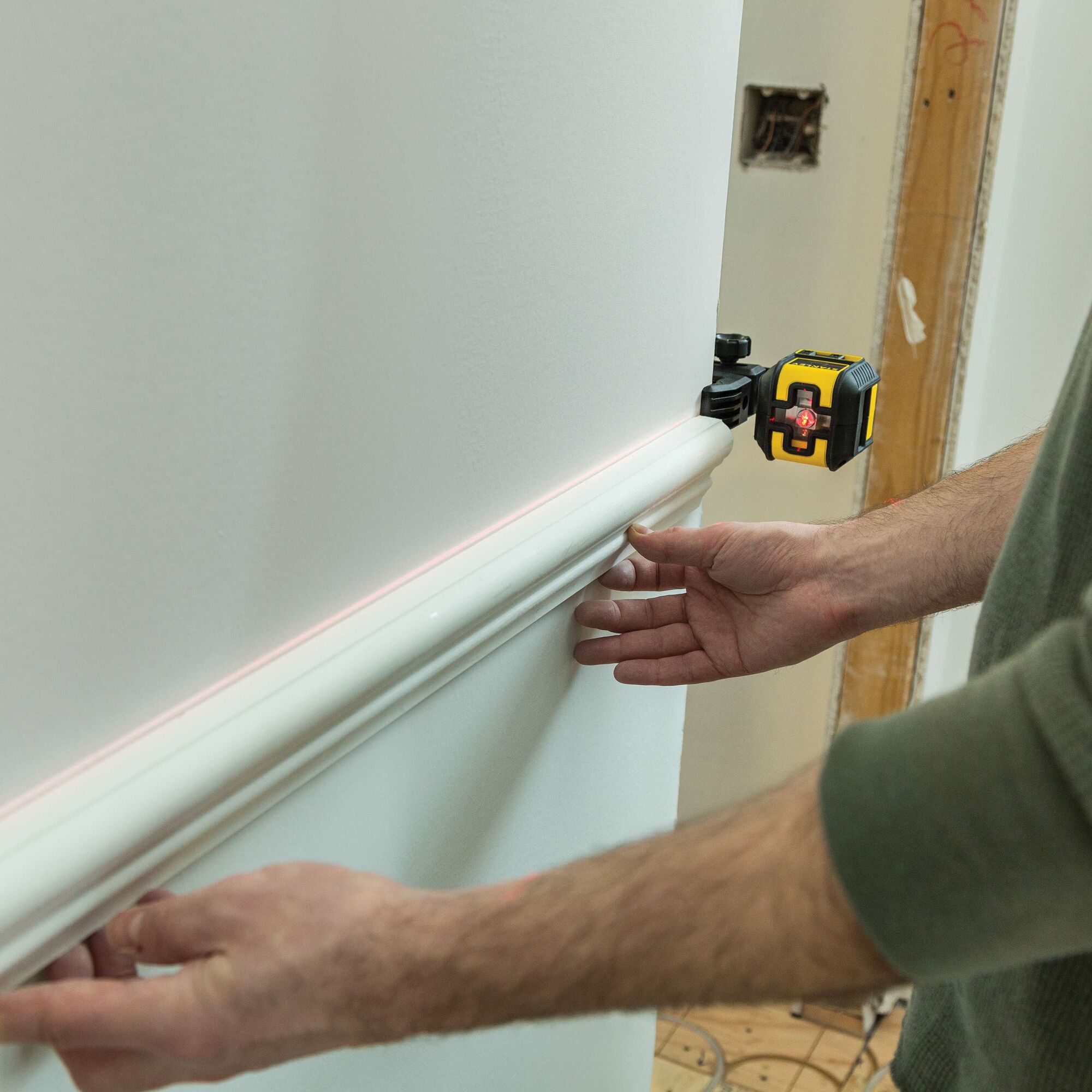 CUBIX® Red Beam Cross Line Laser Level thumbnail 3