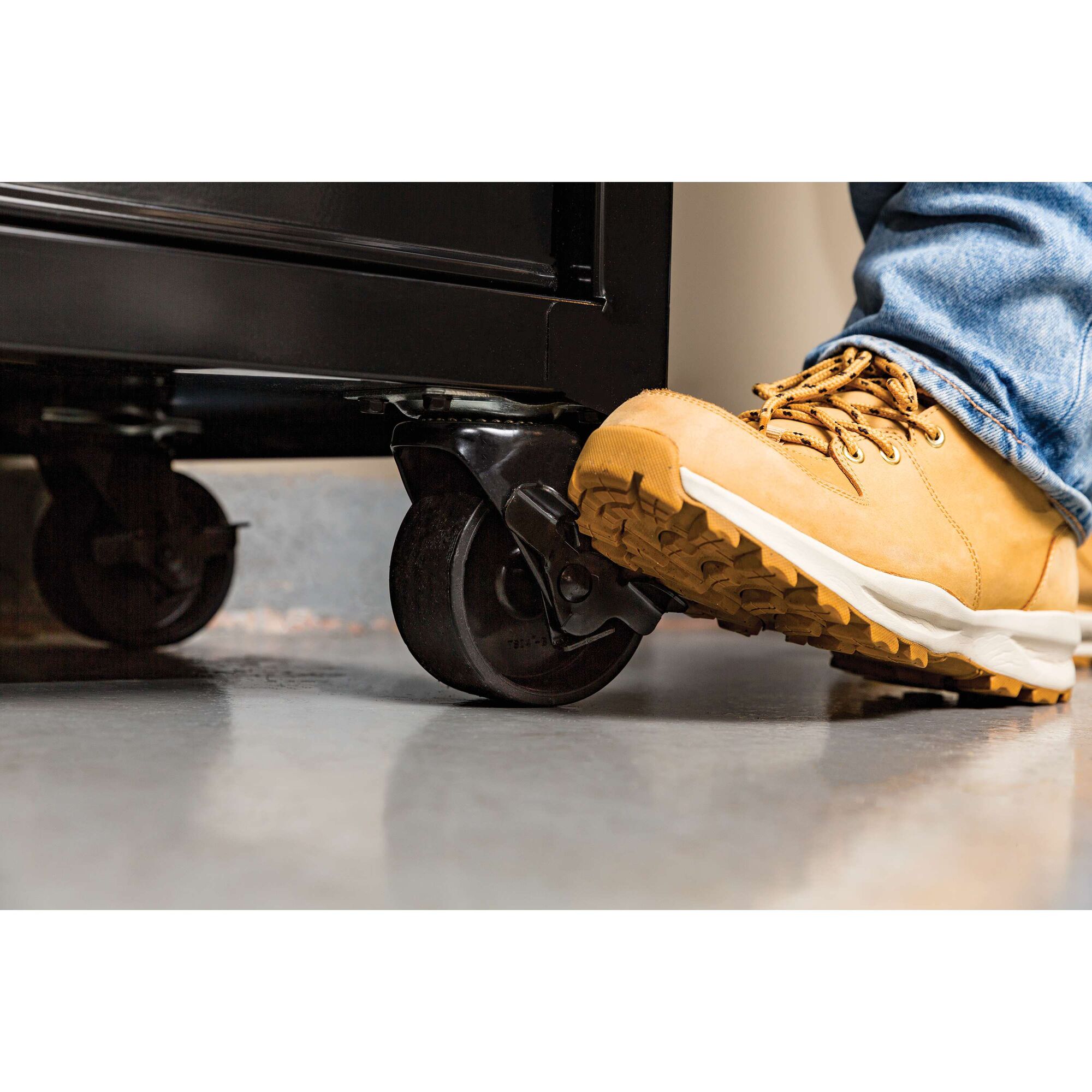 STANLEY® 100 Series 31 in 5-Drawer Mobile Workbench thumbnail 4