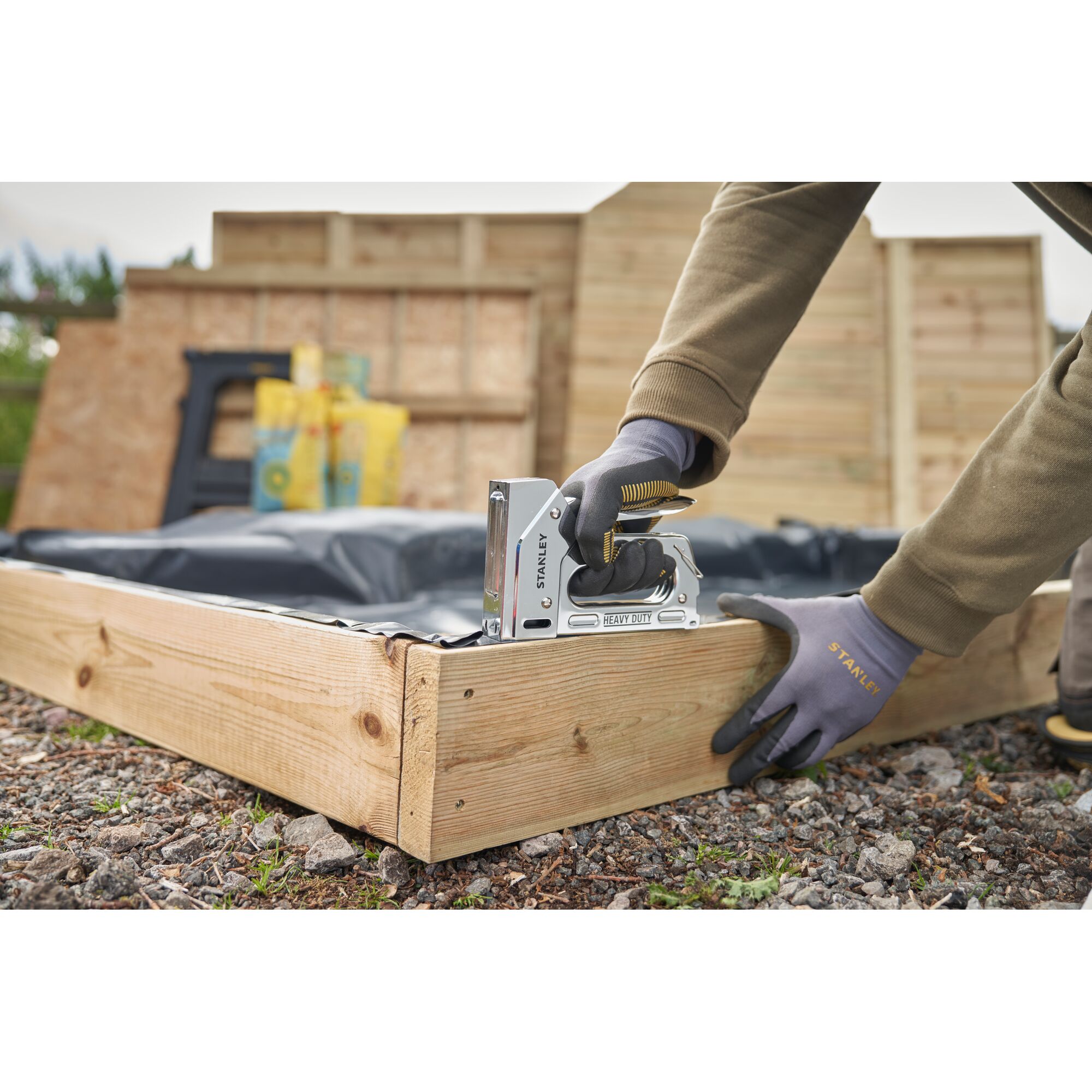 STANLEY® Heavy-duty Steel Staple gun thumbnail 3